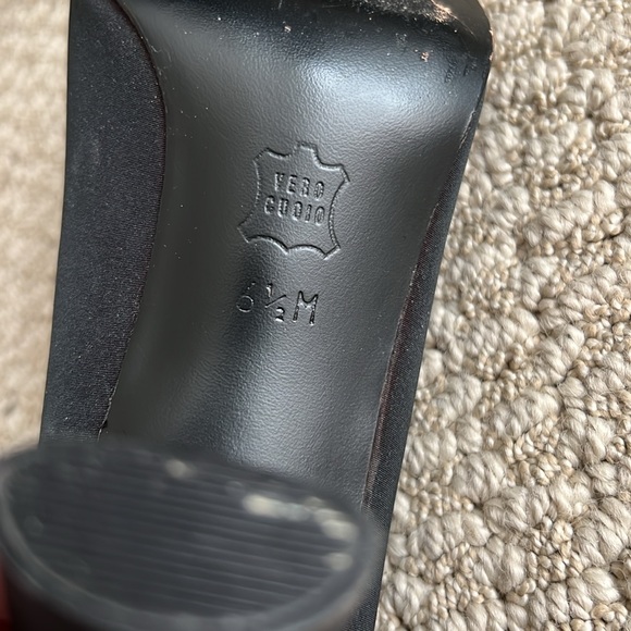 Enzo Angiolini Brushed Silk Dark Cherry Ankle Strap Pumps, 6.5M - Picture 8 of 9